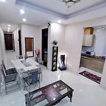 Lily Room Comfy Stay Couples & Family Friendly Close To Saket Metro Station ,Private Bathroom External